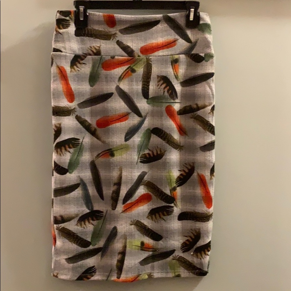 LuLaRoe LLR Cassie - Feather Print - Medium